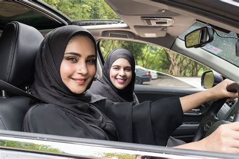 أفضل مدارس تعليم القيادة في السعودية للنساء