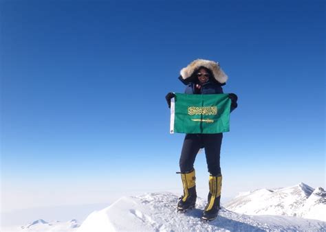 أول امرأة سعودية تتسلق جبل إيفرست