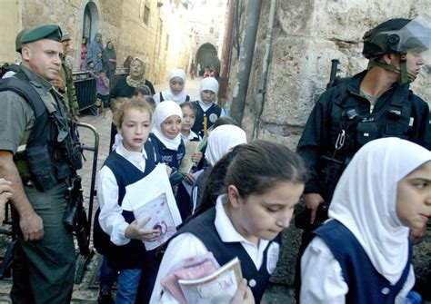 اثر الاحتلال على التعليم في فلسطين pdf