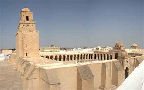 بنى عقبة بن نافع مدينة القيروان، تعتبر القيروان من أهم المدن الإسلامية القديمة، والتي لها تاريخ طويل منذ تأسيسها في القارة الأفريقية،