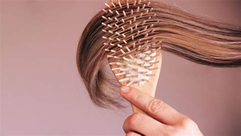 تفسير تسريح الشعر في المنام للعزباء