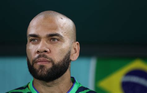حقيقة سجن داني ألفيس اللاعب البرازيلي الدولي
