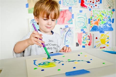 فوائد الرسم للطفل الرسم