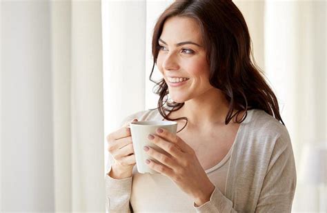 فوائد شرب القهوة للنساء لا تختلف كثيرا فوائد القهوة للنساء عن الرجال فغالبا هي نفسها تلك الفوائد التي يكتسبهاكلاهما