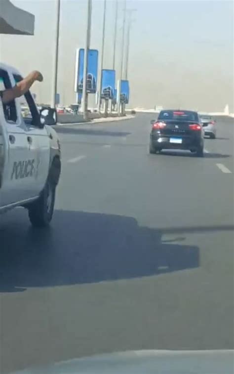 فيديو سائق طريق السويس المتهور في مطاردة علي طريق السويس وإلقاء القبض عليه، تداول بالساعات الأخيرة مقطع فيديو خلال مواقع التواصل الاجتماعي