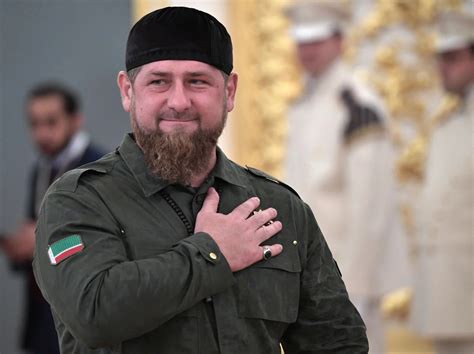 من هو رمضان قديروف ويكيبيديا، الذي يتولى حاليًا رئاسة دولة الشيشان، وهو نجل أحمد قديروف، رئيس الشيشان السابق الذي اغتيل في