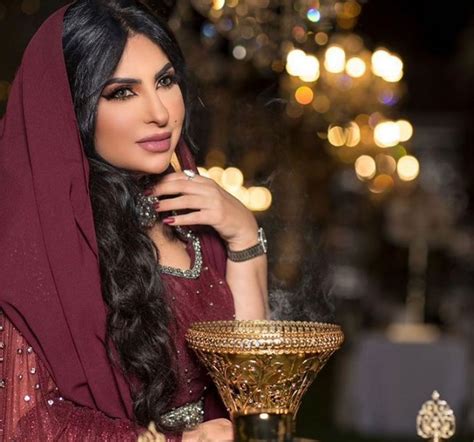 من هو زوج زينب العسكري القاسمي ويكيبيديا ، زينب العسكري هي فنانة خليجية مشهورة متزوجة من شخصية سياسية مرموقة الشأن في الخليج العربي ألا وه