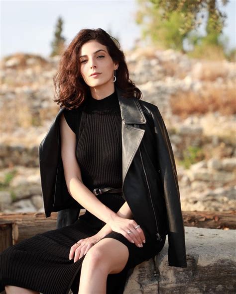 من هي رزان جمال ويكيبيديا، تعتبر من أبرز الممثلات اللبنانيات، لأن رزان جمال ممثلة موهوبة ولديها توازن كبير في الأعمال الفنية المميزة التي