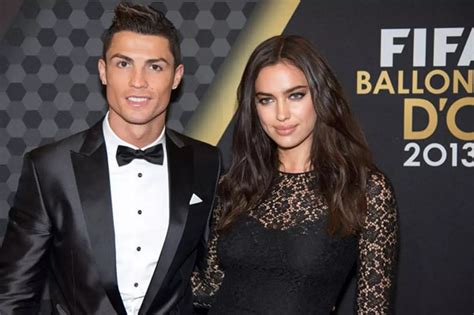من هي زوجة رونالدو، كريستيانو رونالدو لاعب كرة قدم، و يلعب في فريق ريال مدريد، كما أنه يمتلك شهرة كبية على مستوى العالم، و يحظى ب عدد كبير