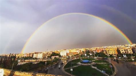 نقدم لكم في موقع الخليج برس سبب ظهور قوس قزح , مزيج من الألوان من الطيف الذي يظهر في السماء ، خاصة بعد المطر