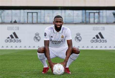 نقدم لكم في موقع الخليج برس ما هي ديانة روديجر لاعب ريال مدريد , بدأ Rüdiger مسيرته الاحترافية مع VfB Stuttgart ، ولعب من أجل الاحتياط