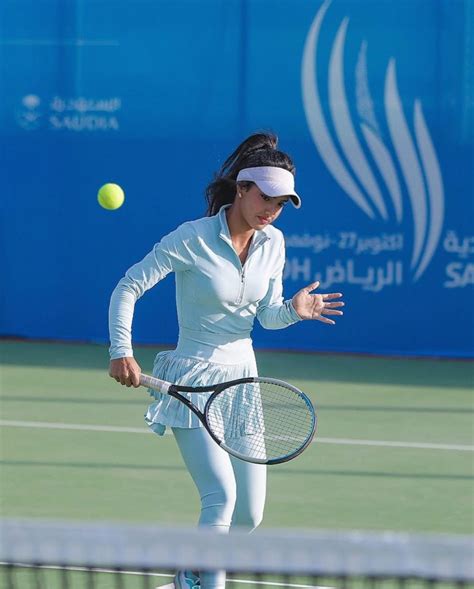 نقدم لكم في موقع الخليج برس من هي يارا الحقباني ويكيبيديا , هي رياضية معروفة برعت في رياضة التنس وهي سعودية الجنسية