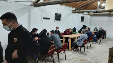 ﻿Eskişehir kumarhane baskını: Eskişehirde Tavuk Çiftliğine operasyon