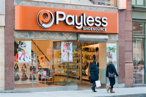  Payless змінює бренд на Palessi для розіграшу фешн-інфлюенсера.