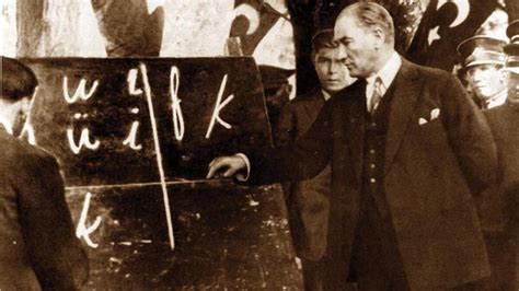 Atatürkün eğitim ile ilgili fotoğrafları