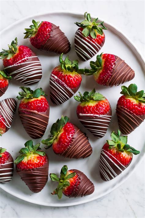 Best Chocolate To Dip Strawberries