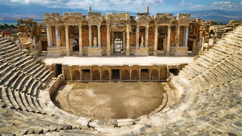 Efes antik kenti kuşadası kaç km