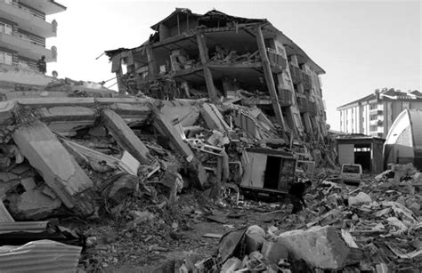 Erzincan depremi kaç senesinde oldu