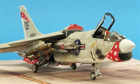 F 8 Crusader Model