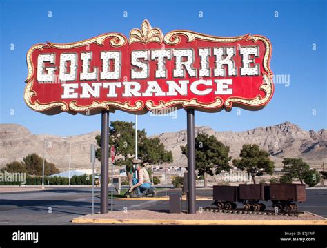 Gold Strike Casino Jean