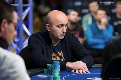 Hansı pokerdə zarafatcıl var