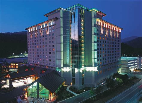Harrah's Cherokee Casino Hotel Complimentary Stay