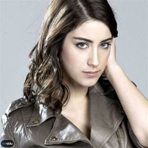 Hazal kaya kimdir