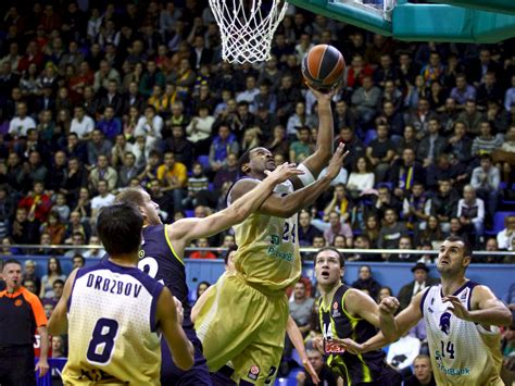 Mərclər rübdə basketbolda  Pin up Azerbaijan saytında daima yüksək kurslar və bonuslar mövcuddur!