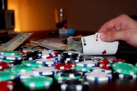 Mikro stavkalarla poker oynayın