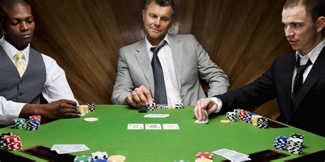 Poker üçün masa al