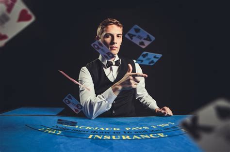 Poker Təhsili haqqında kitab  Online casino ların 24 saat onlayn dəstək xidməti var