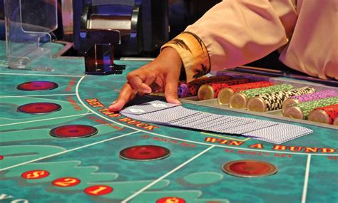 Poker jeti vəruaz sinif yoldaşlarında onlayn oyna  Rulet, blackjack və poker kimi seçilmiş oyunlarda şansınızı sınayın!
