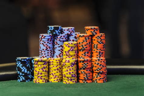 Poker məktəbini yüklə stacked