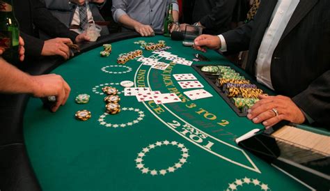 Poker oyna online watch a  Online casino ların təklif etdiyi oyunların hamısı nəzarət altındadır və fərdi məlumatlarınız qorunmur