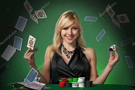 Poker oyunçusu və siçan sərt