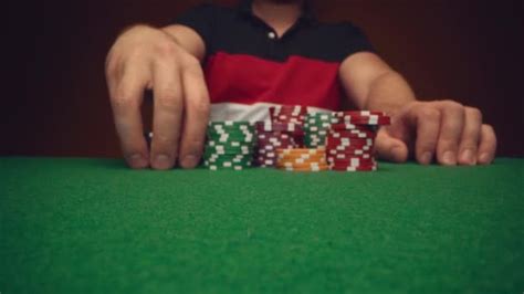 Poker ulduzlarının oyunçu statistikasına baxmaq