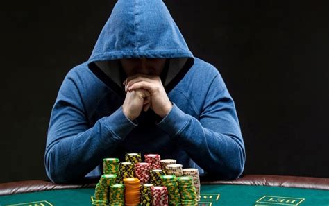 Poker ulduzlarında minimum pul çıxarılması