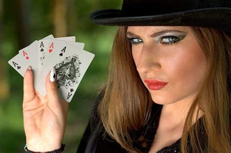 Star Poker Kadın Soyma Star Poker Kadın Soyma
