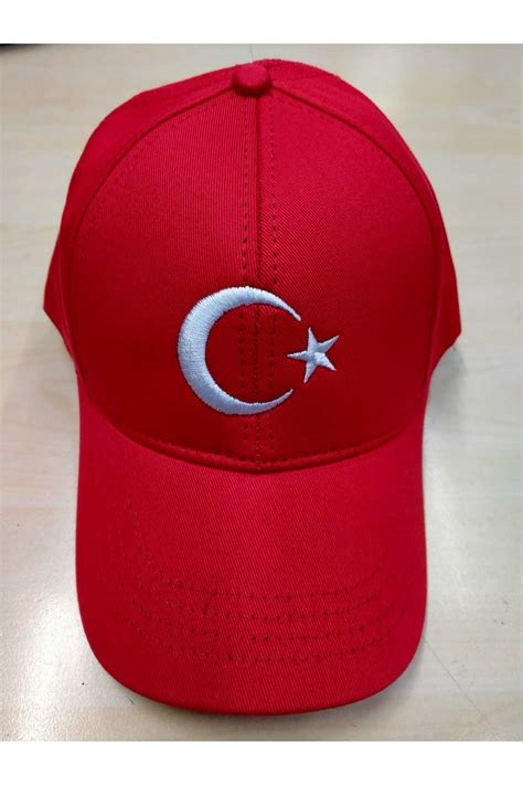 Türk bayraklı şapka