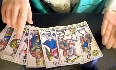 Tarot kartlarında falçılıq oyunu yükləyin